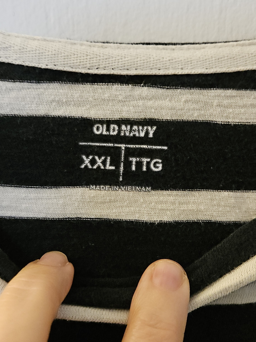 Old Navy Black & White Striped Long Sleeve Scoop Neck Top - Picture 4 of 4